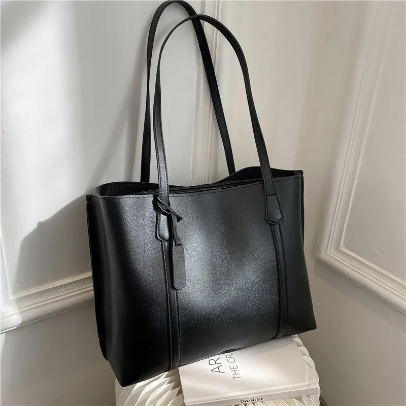 Isadora Grande Leather Tote